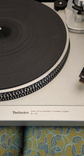 Load image into Gallery viewer, Technics SL-D2
